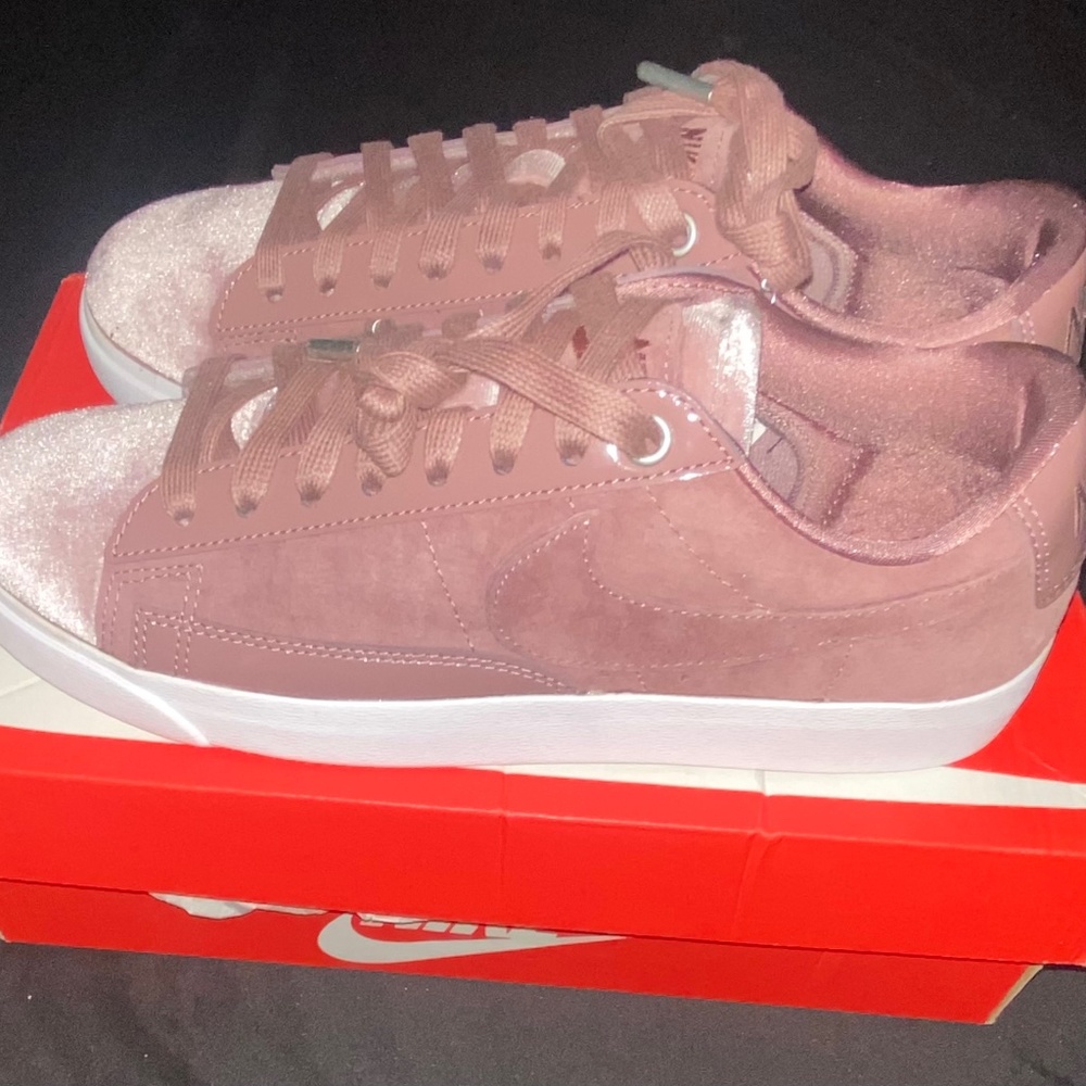Nike Suede Sneaker